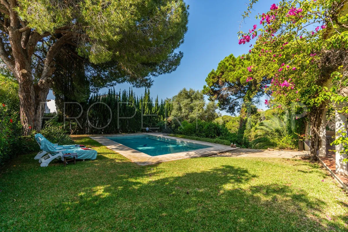 Se vende villa en Elviria de 3 dormitorios