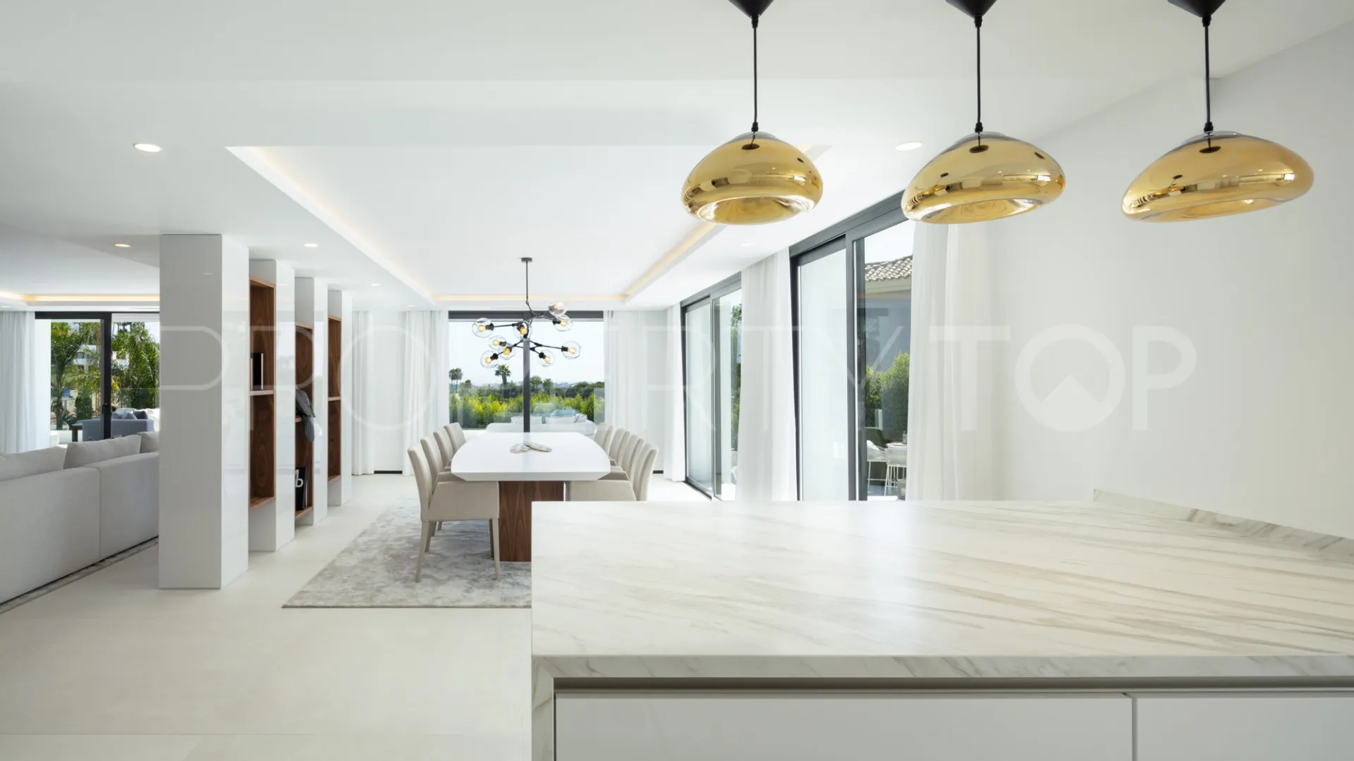 Villa en venta de 5 dormitorios en Nueva Andalucia