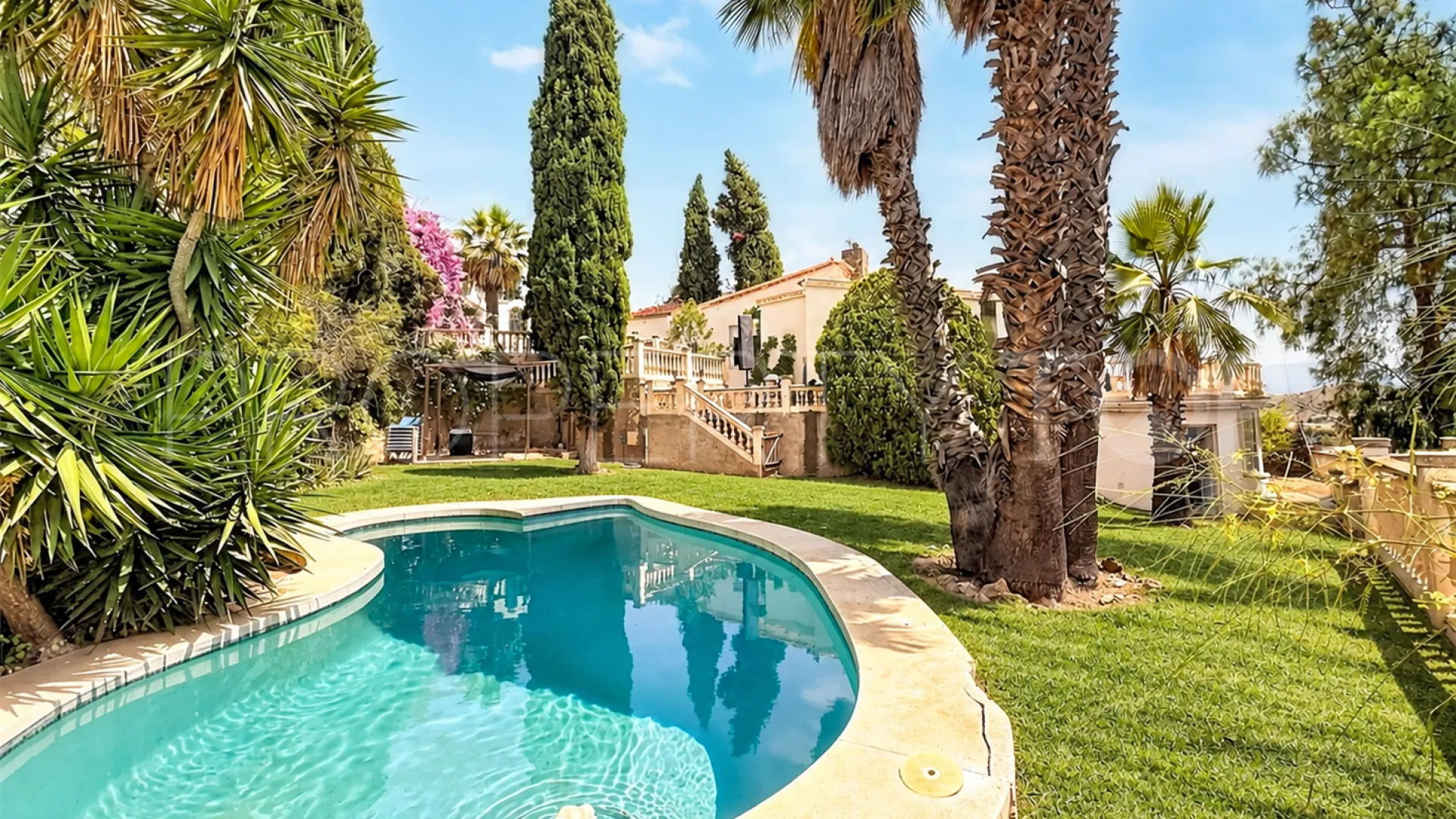 For sale El Atabal 5 bedrooms villa