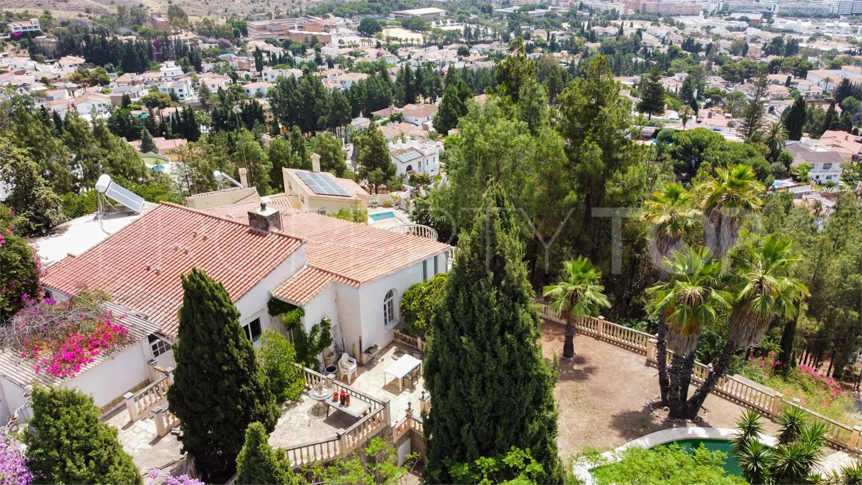 For sale El Atabal 5 bedrooms villa