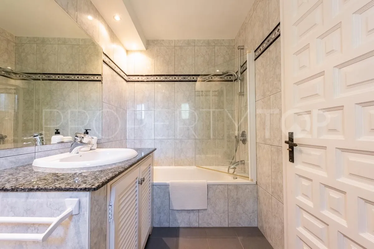 Villa en venta de 3 dormitorios en Monte Biarritz
