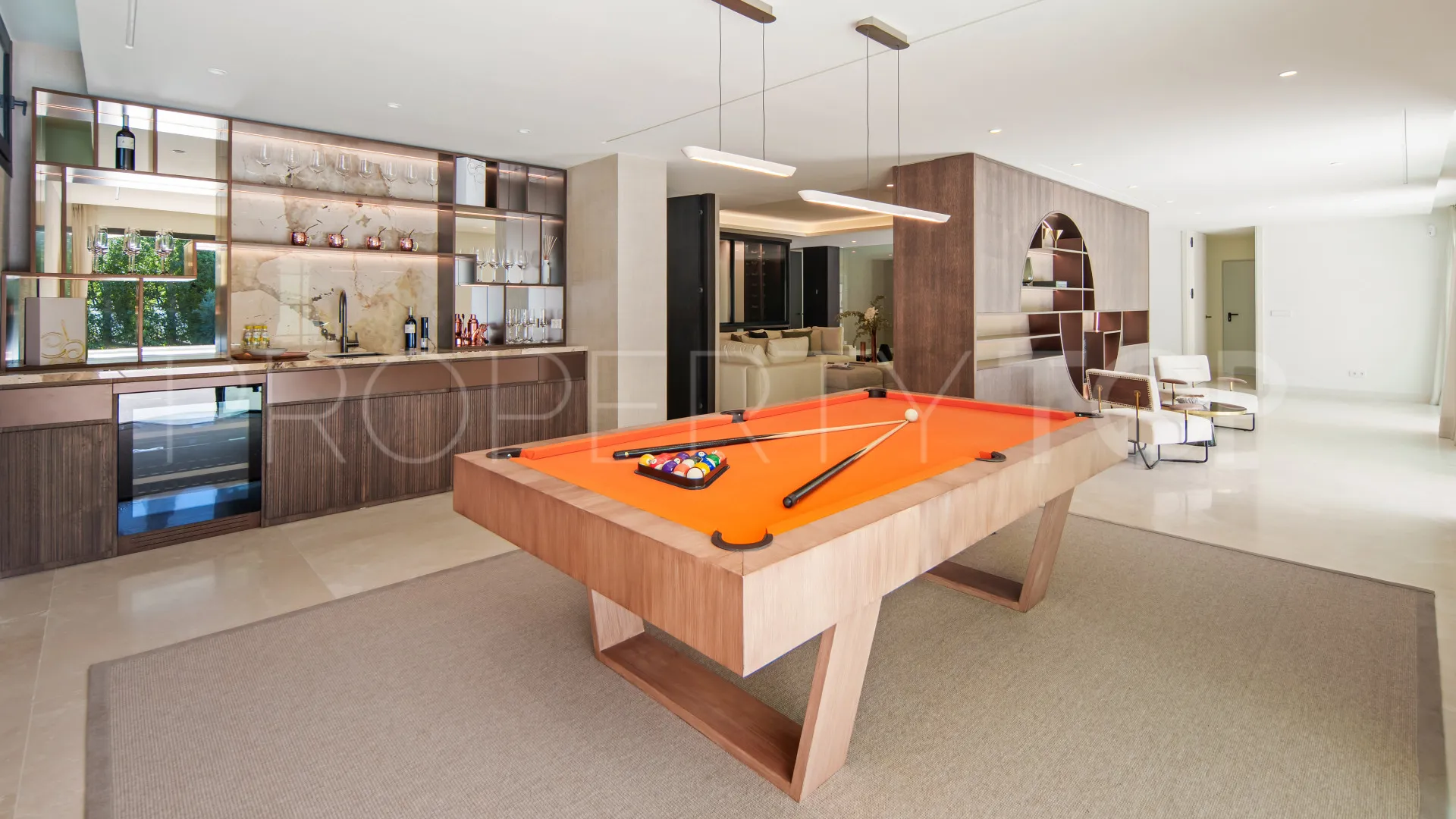 Villa for sale in Las Brisas with 6 bedrooms