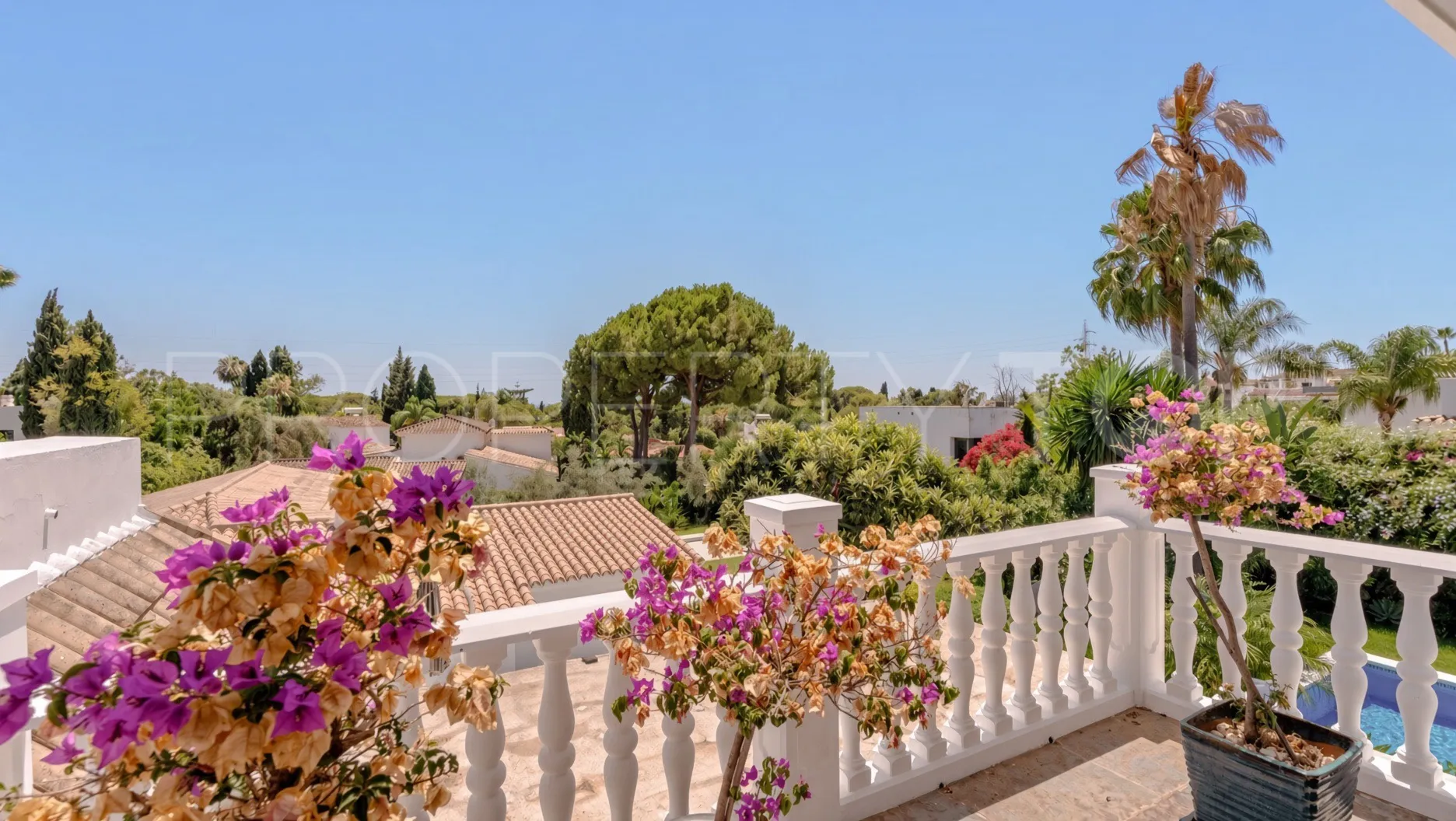 Nagüeles, villa en venta