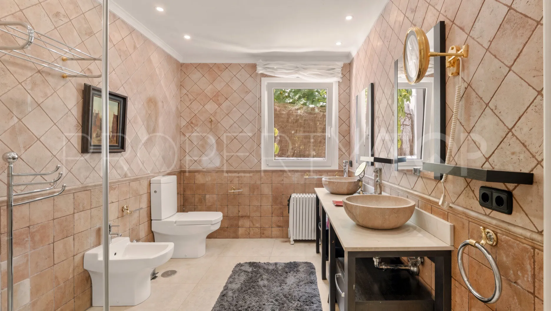 Nagüeles, villa en venta