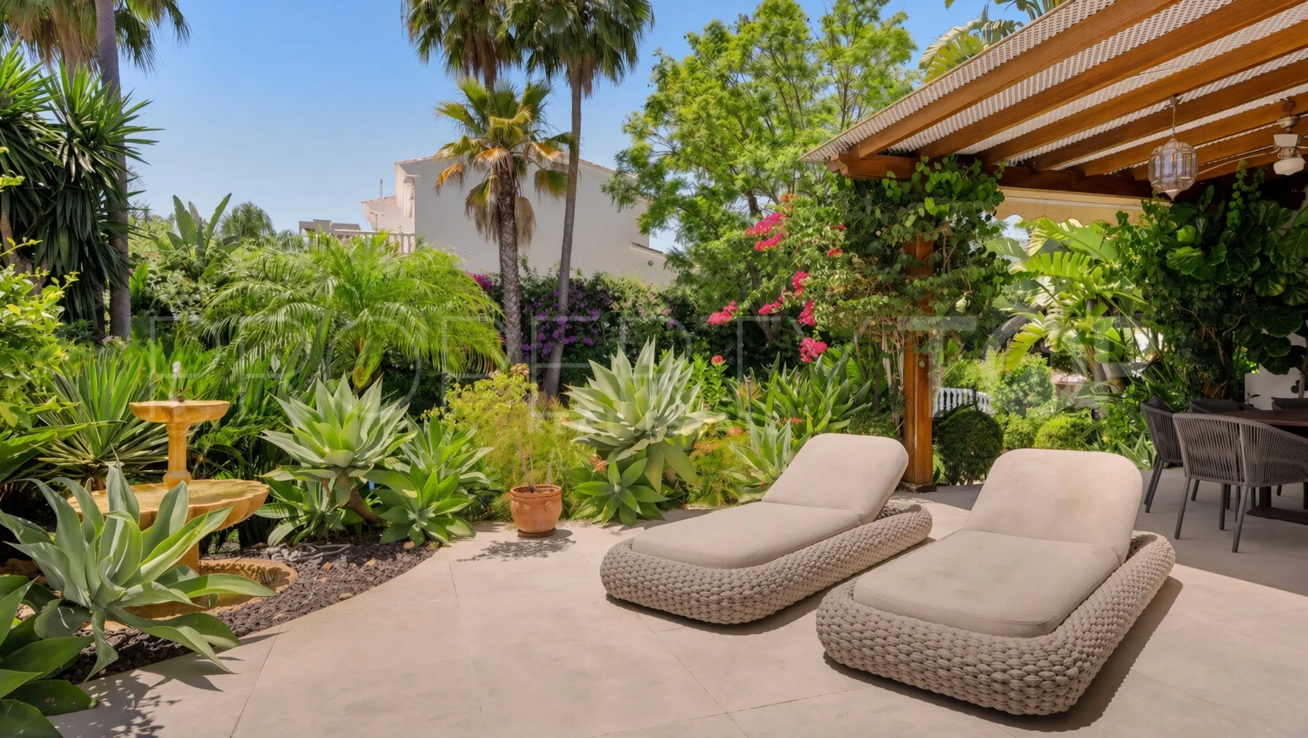 Nagüeles, villa en venta