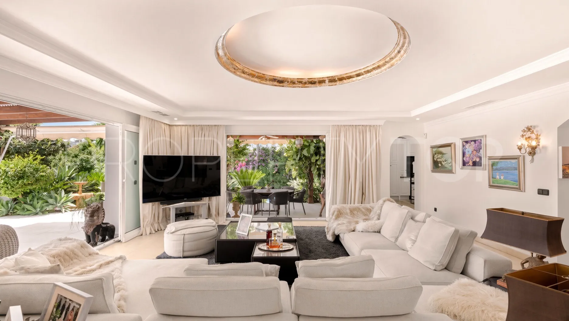 Nagüeles, villa en venta