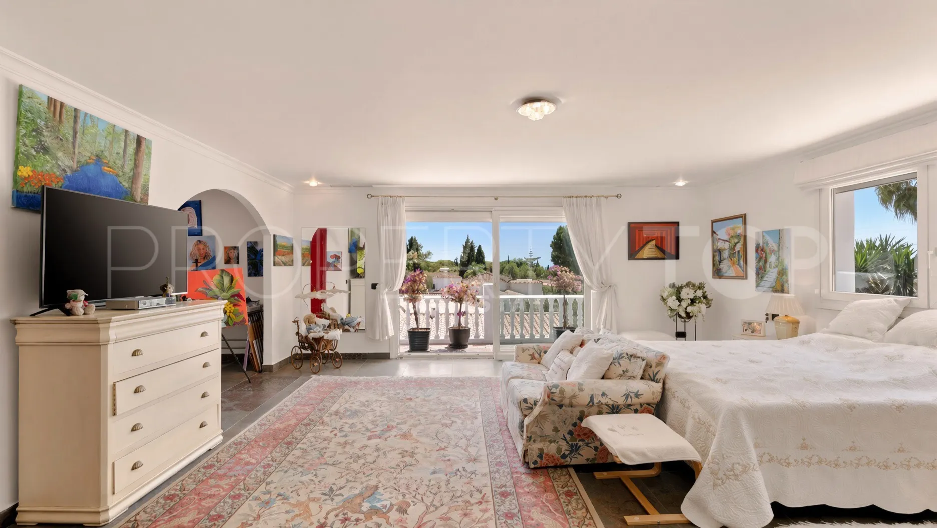 Nagüeles, villa en venta