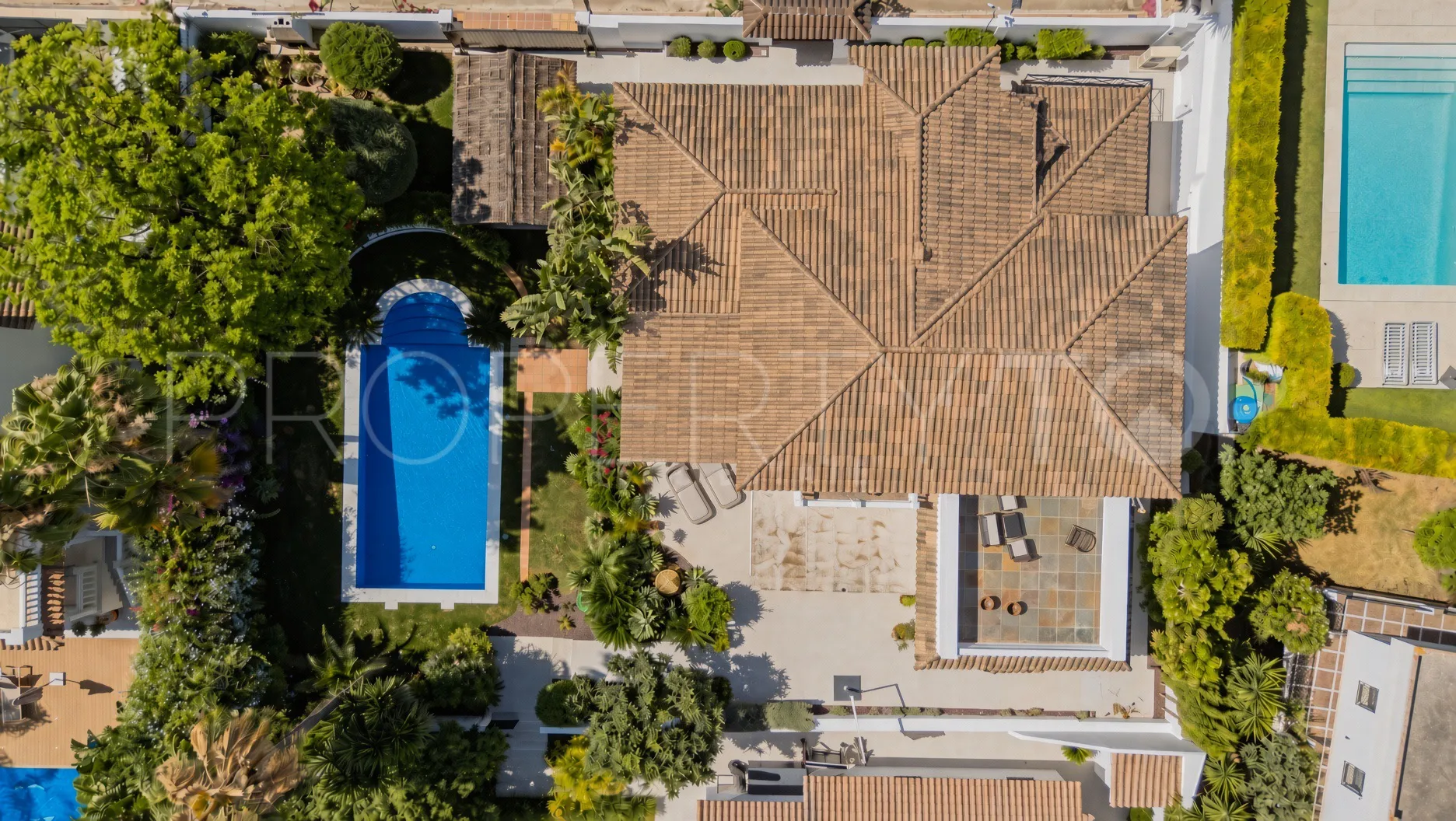 Nagüeles, villa en venta