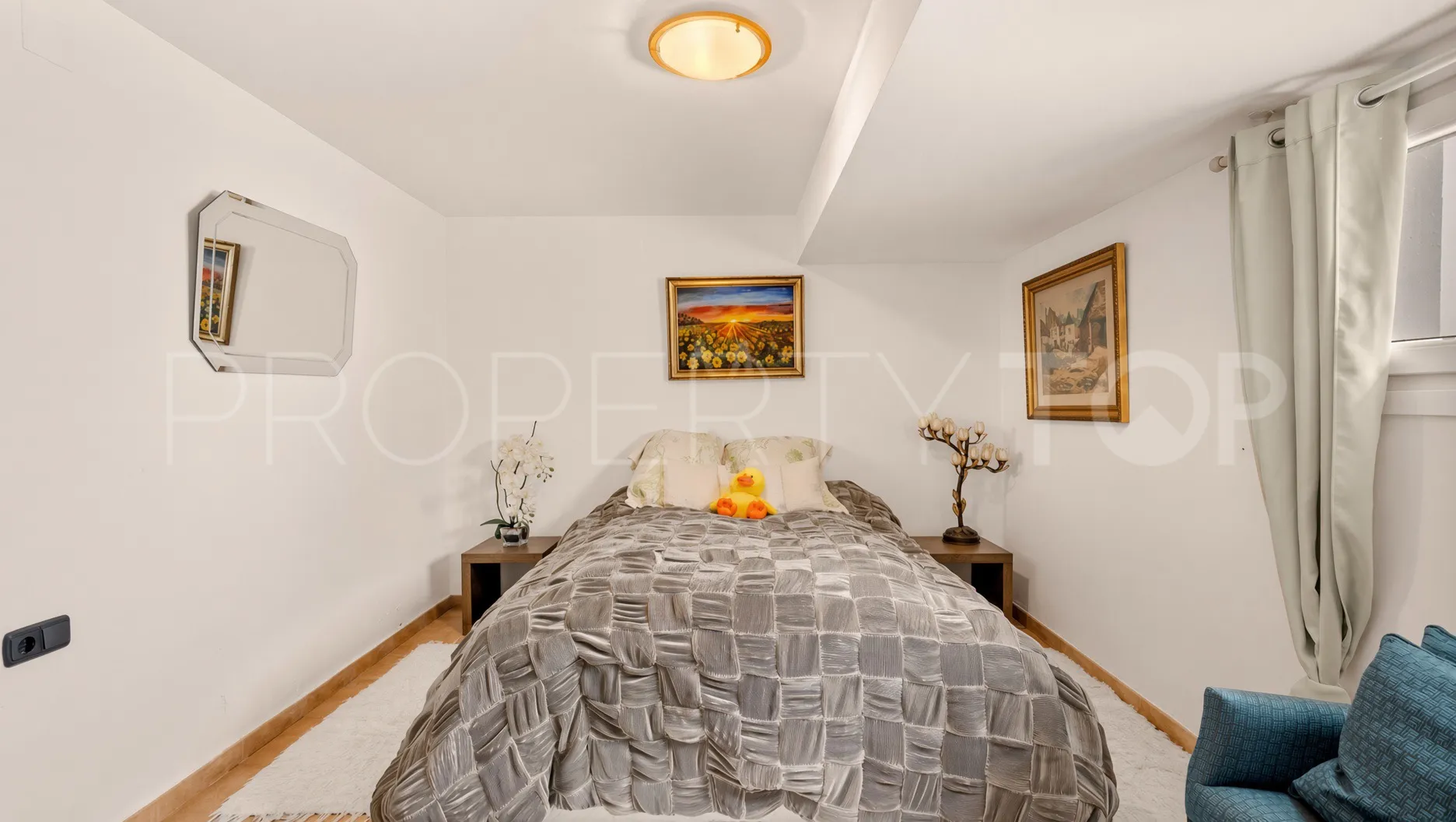 Nagüeles, villa en venta