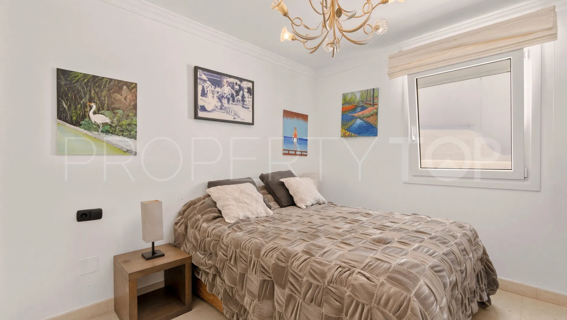 Nagüeles, villa en venta