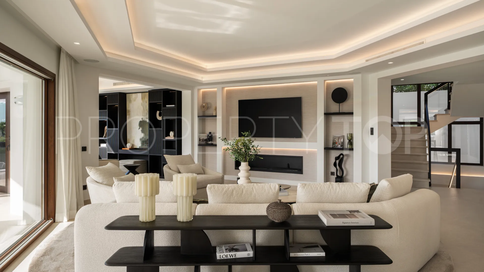 El Herrojo villa for sale