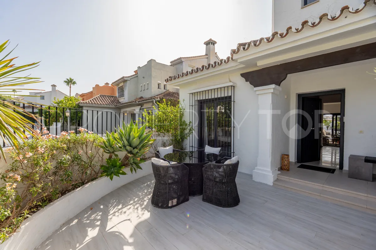Se vende villa en Parcelas del Golf