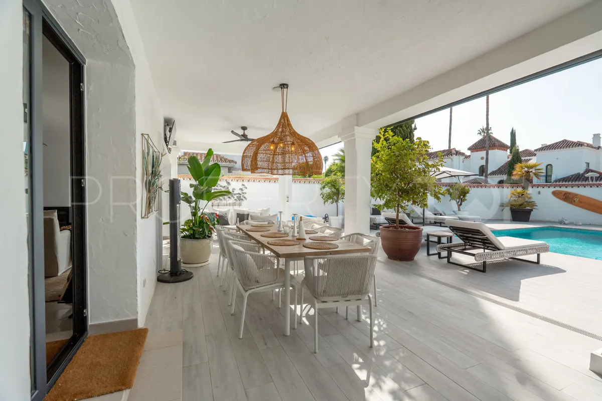 Se vende villa en Parcelas del Golf