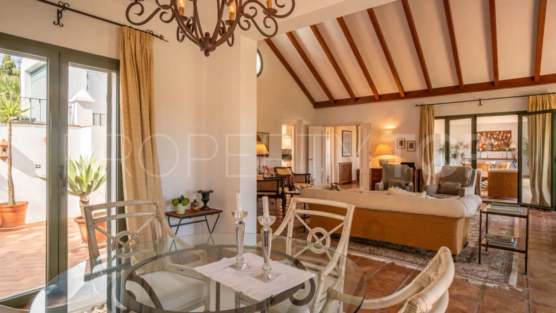 Villa en venta en Zona F con 3 dormitorios