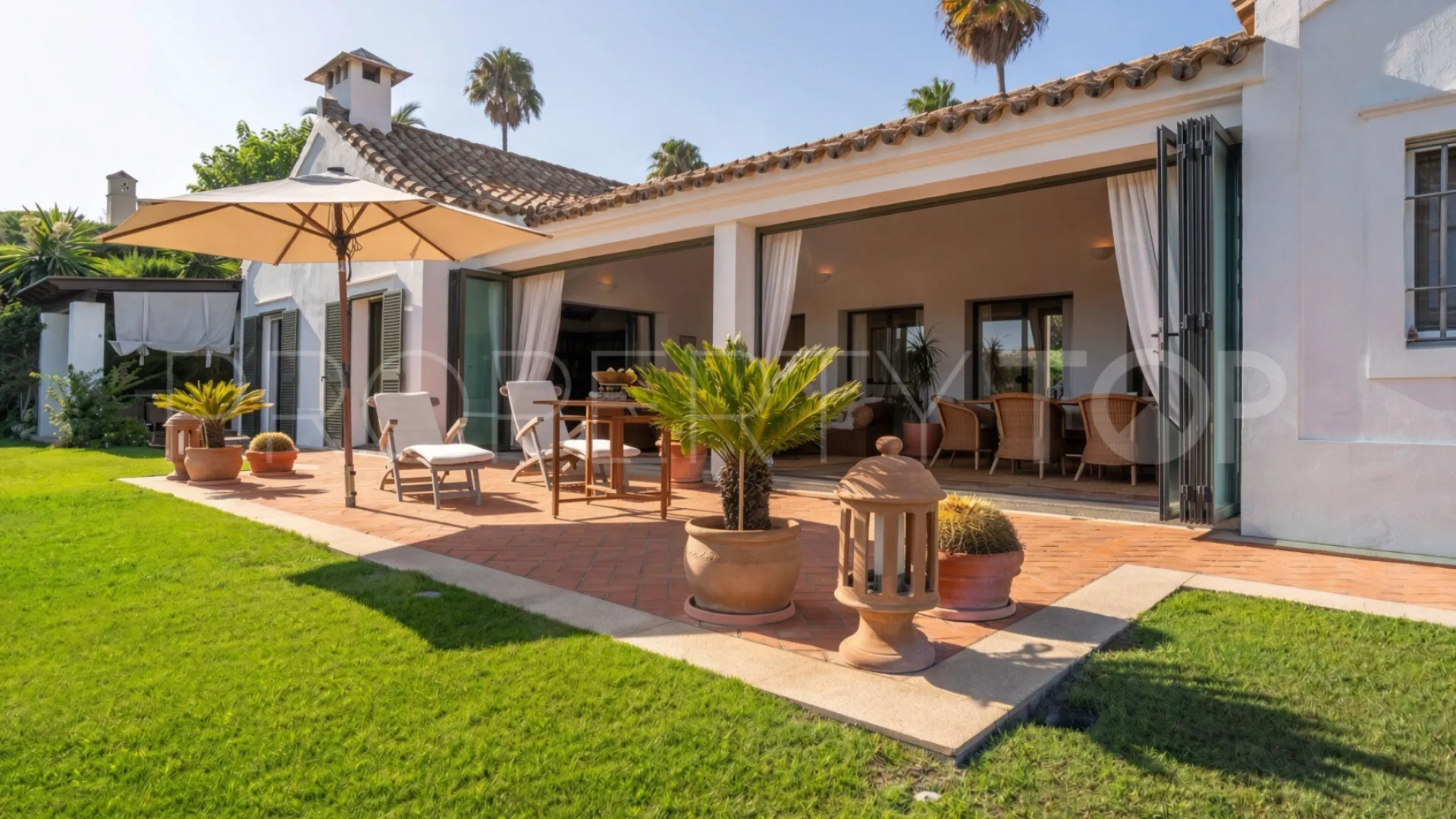 Villa en venta en Zona F con 3 dormitorios
