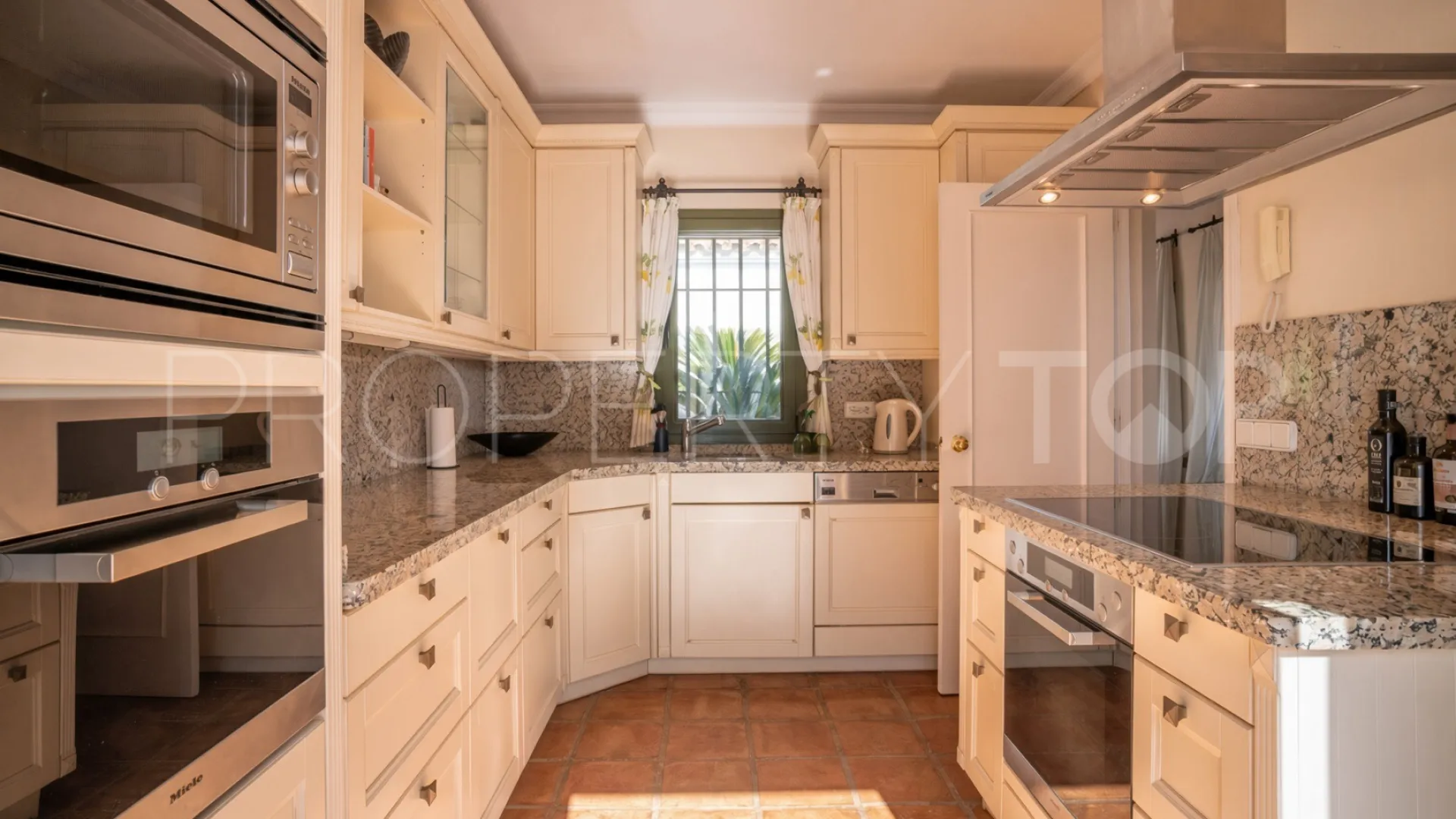 Villa en venta en Zona F con 3 dormitorios