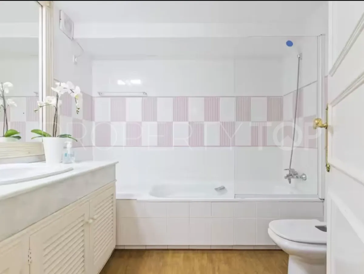 Elviria 6 bedrooms villa for sale