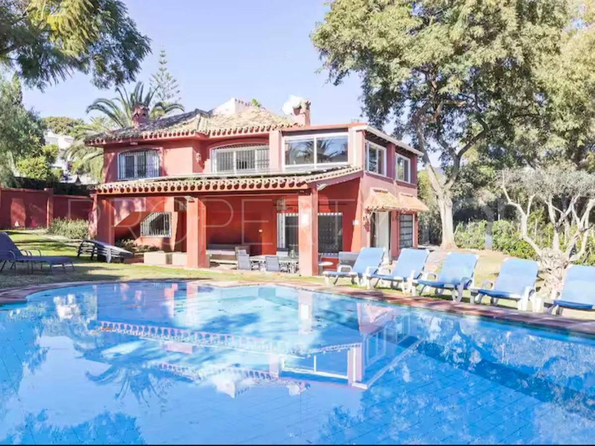 Elviria 6 bedrooms villa for sale