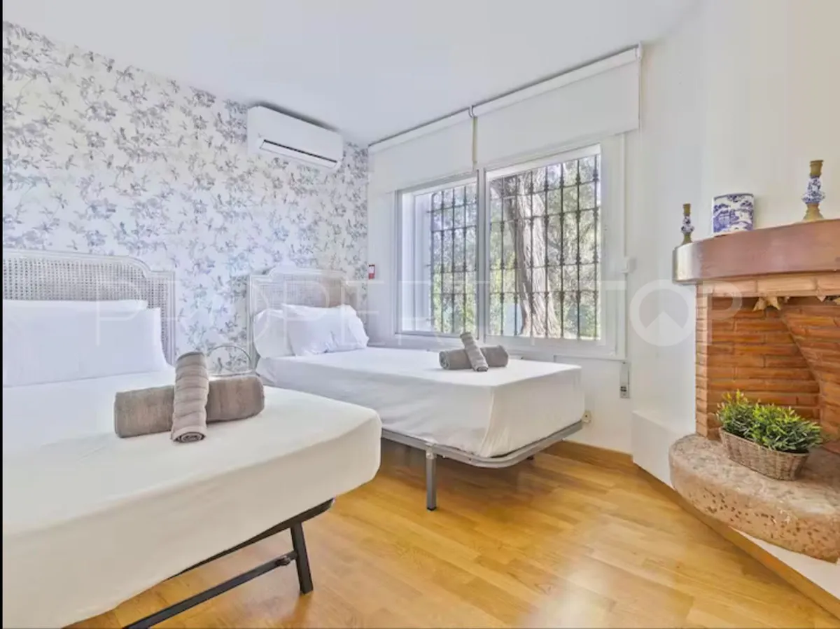 Elviria 6 bedrooms villa for sale