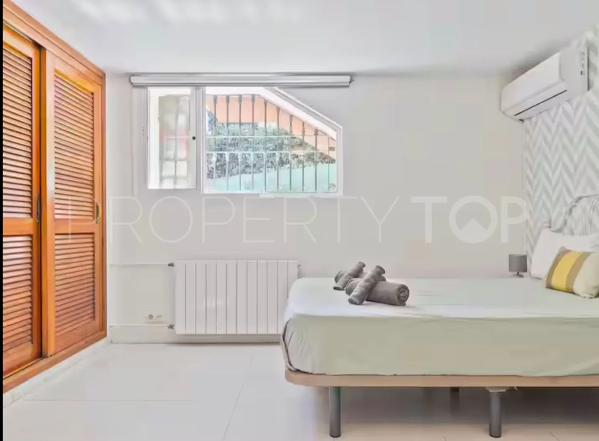 Elviria 6 bedrooms villa for sale