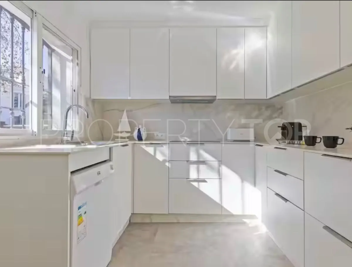 Elviria 6 bedrooms villa for sale