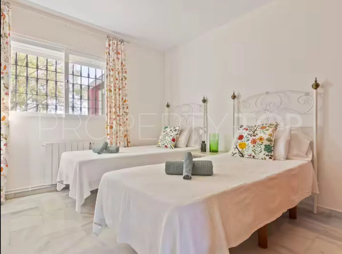 Elviria 6 bedrooms villa for sale