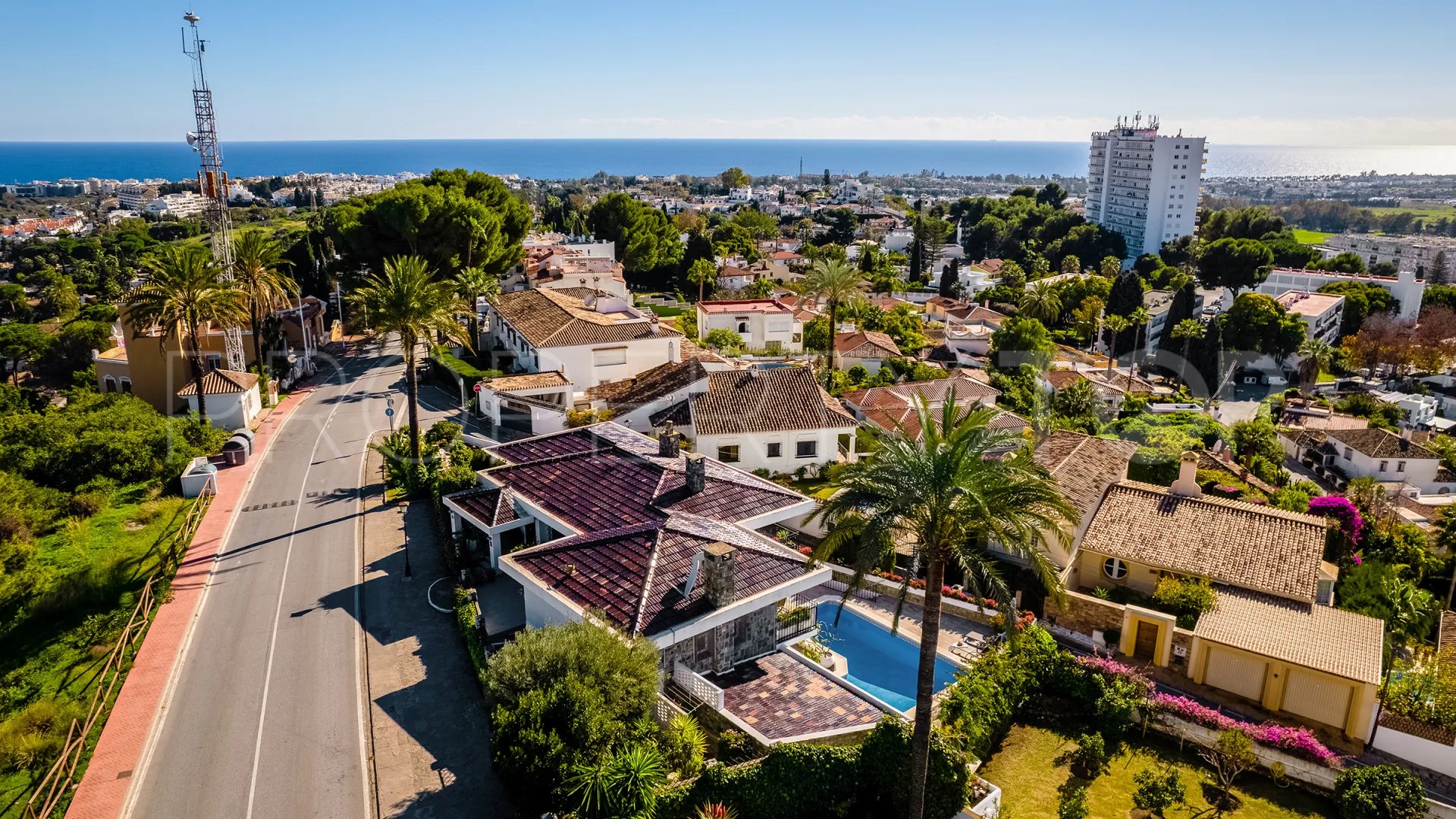 For sale Nueva Andalucia villa with 4 bedrooms