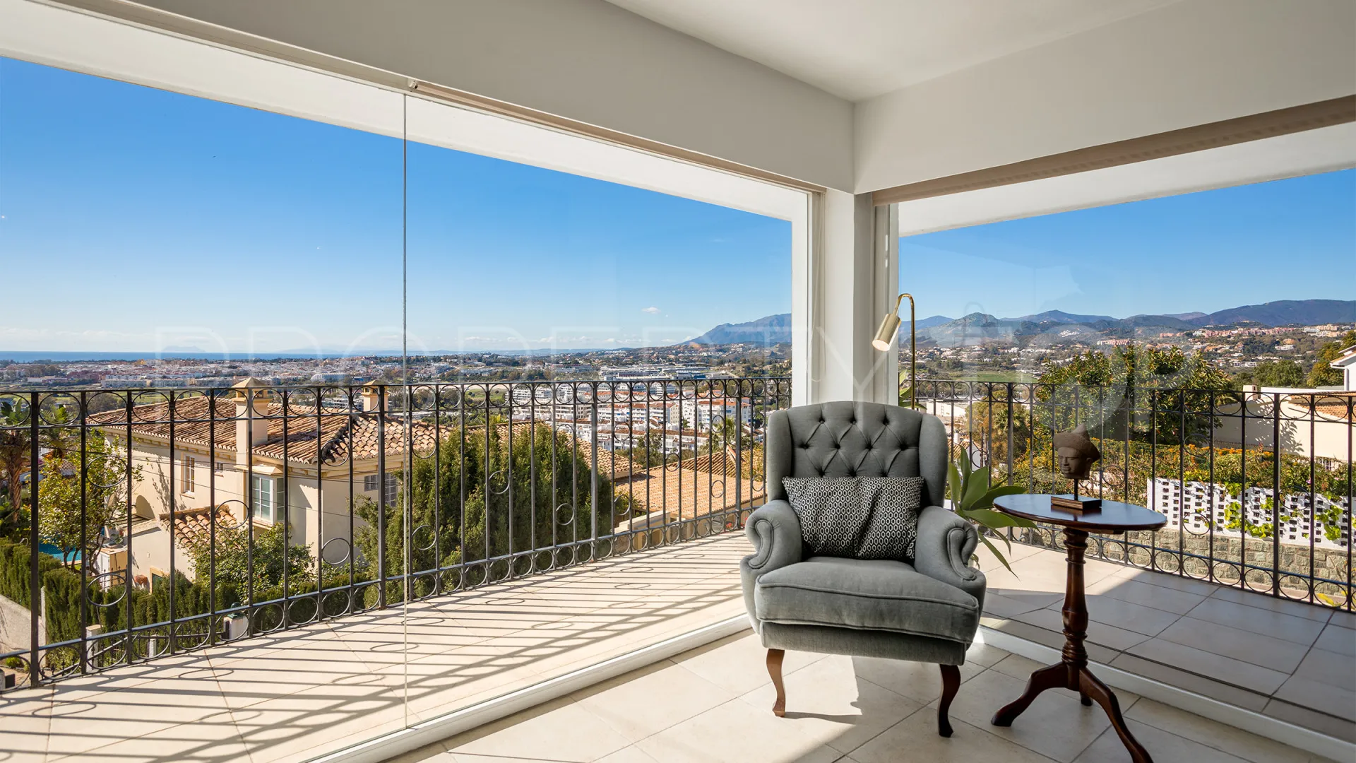 For sale Nueva Andalucia villa with 4 bedrooms