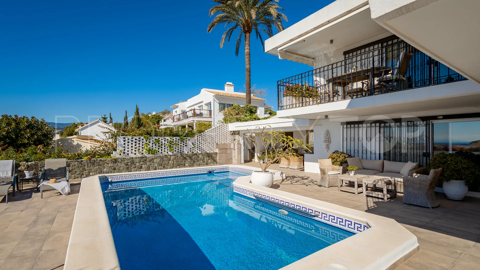 For sale Nueva Andalucia villa with 4 bedrooms