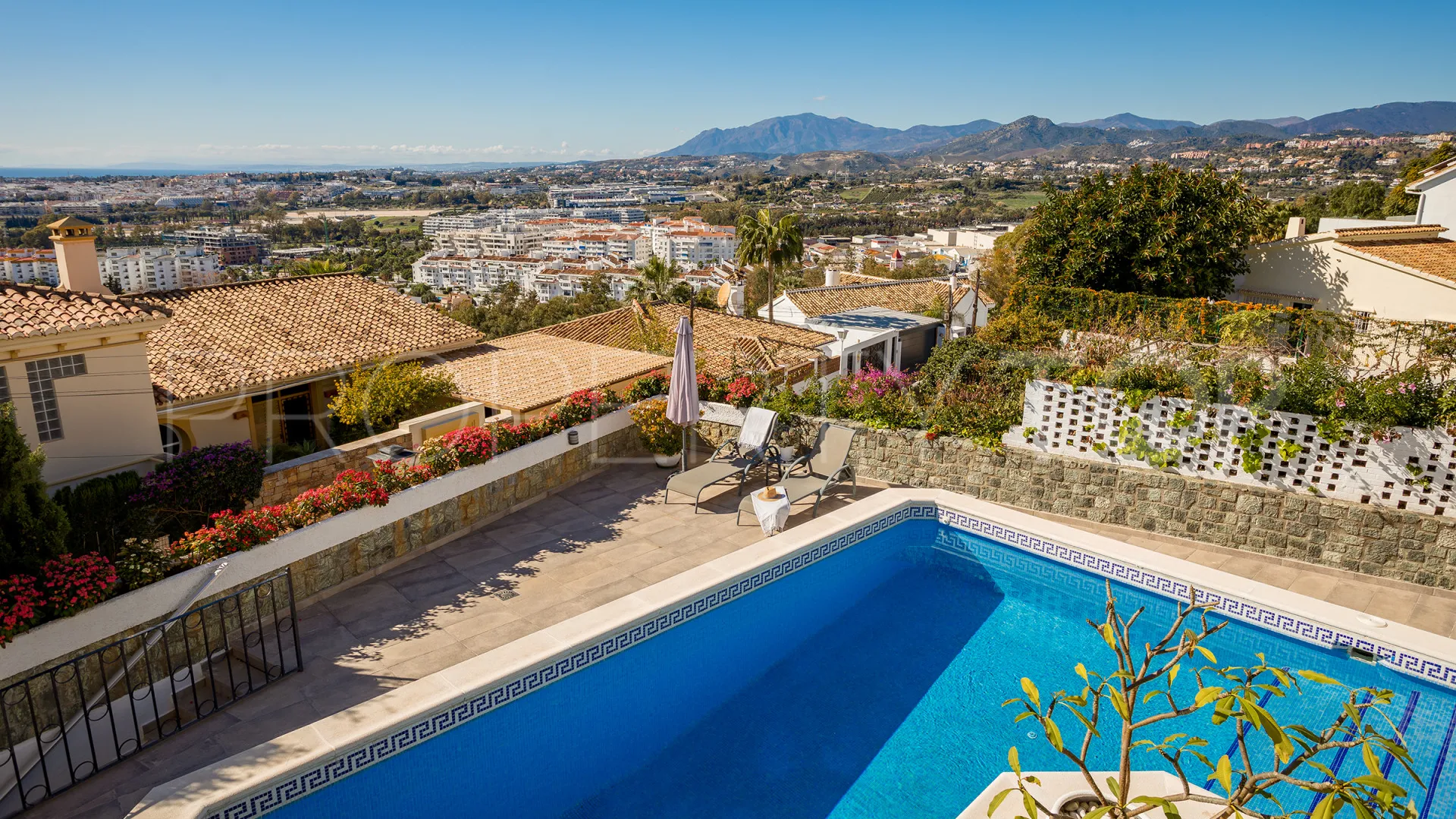 For sale Nueva Andalucia villa with 4 bedrooms