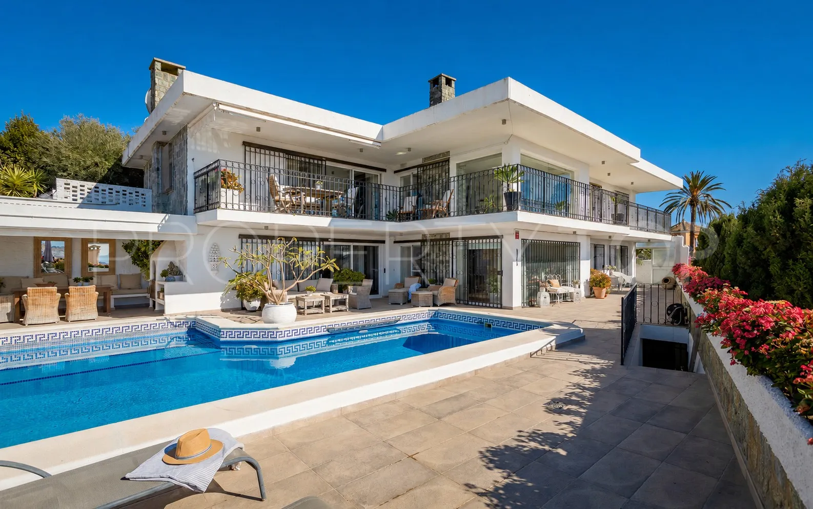 For sale Nueva Andalucia villa with 4 bedrooms