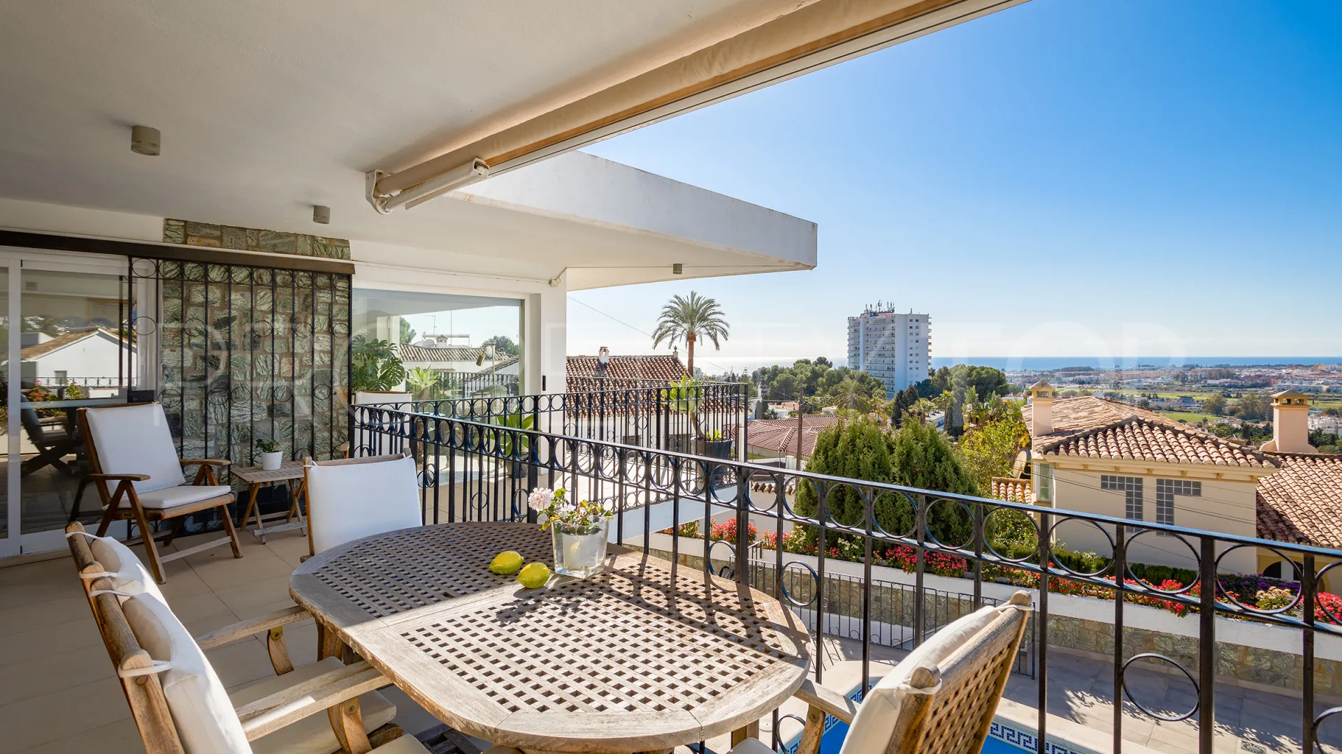 For sale Nueva Andalucia villa with 4 bedrooms