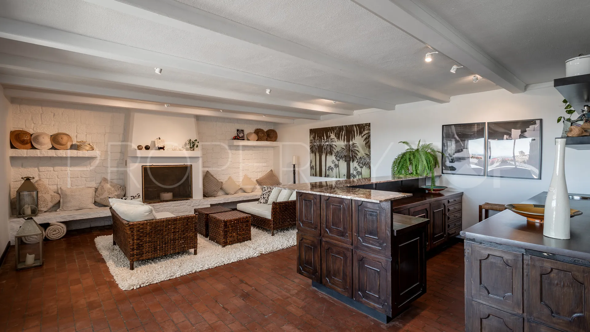 For sale Nueva Andalucia villa with 4 bedrooms
