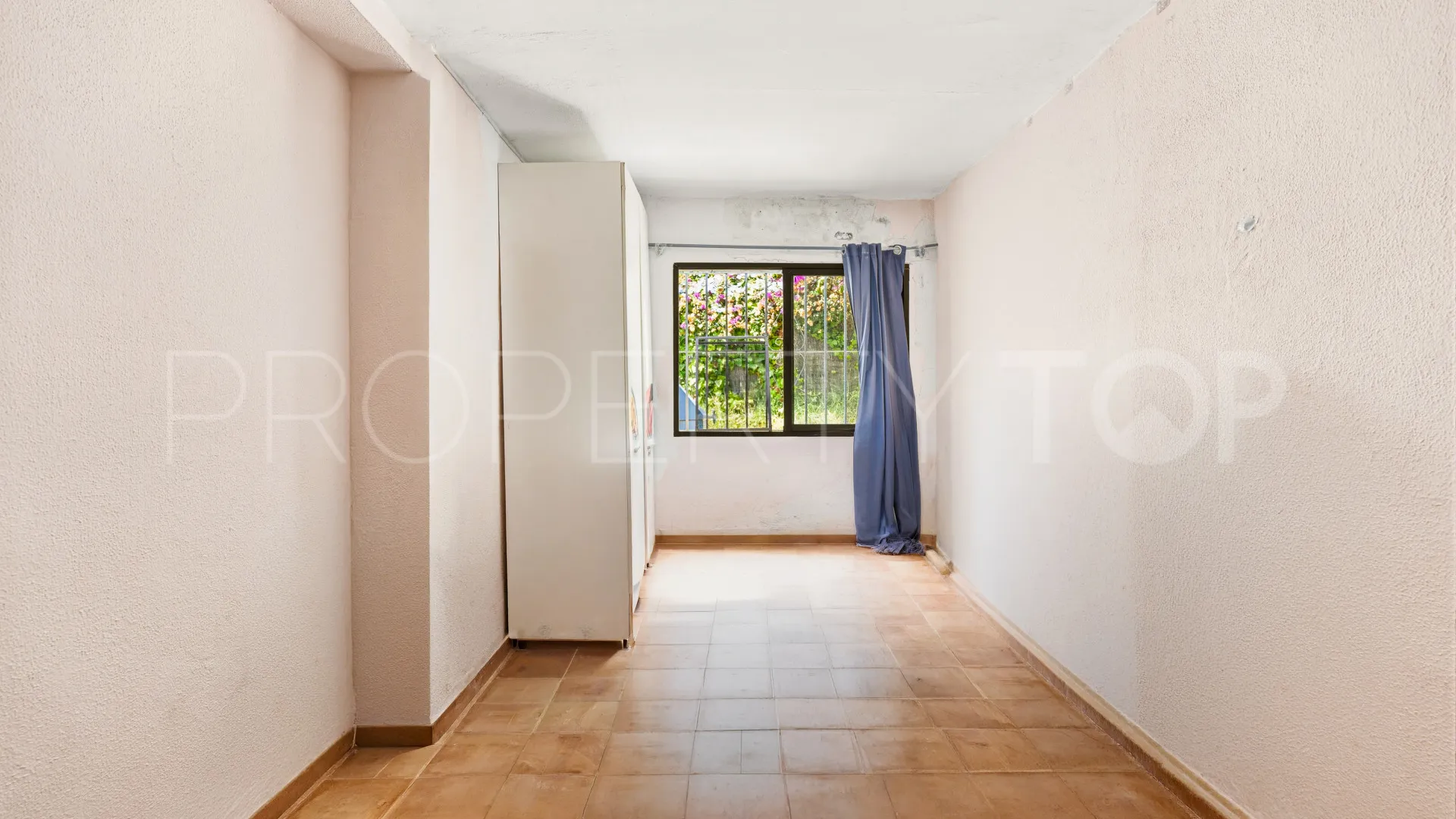 Villa for sale in Nueva Andalucia