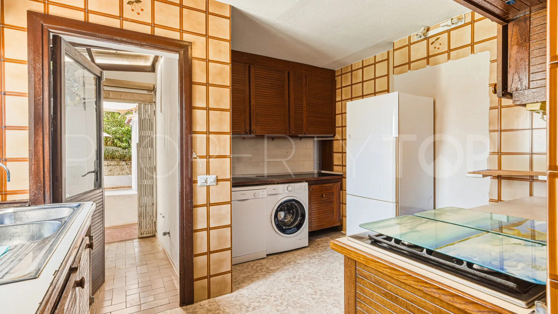 Villa for sale in Nueva Andalucia
