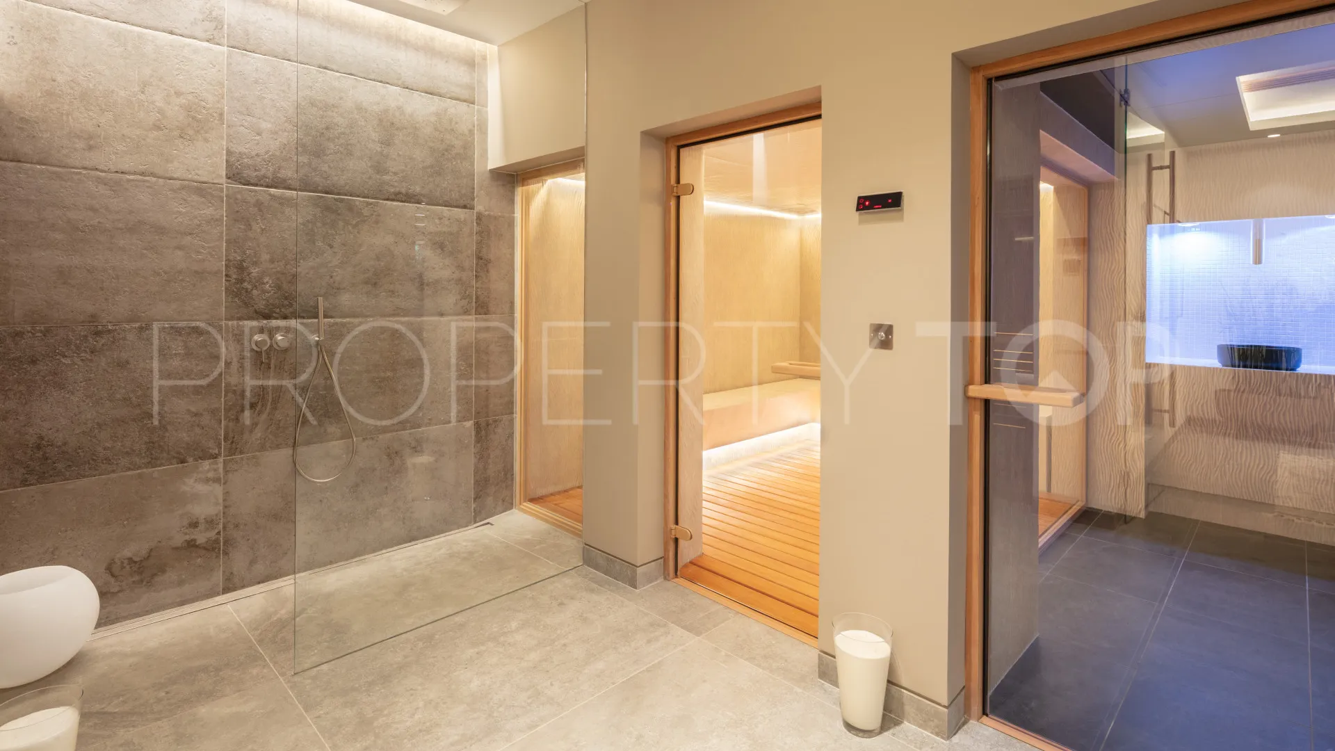Villa en venta en The Hills con 5 dormitorios