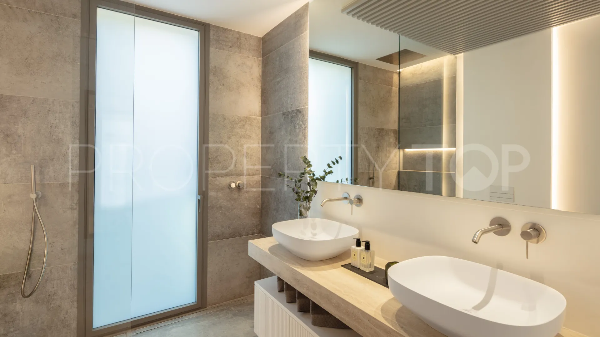 Villa en venta en The Hills con 5 dormitorios