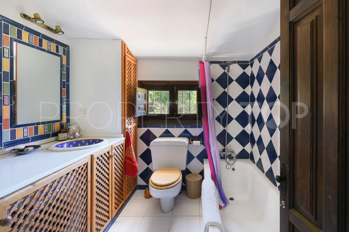 Comprar villa en Estepona