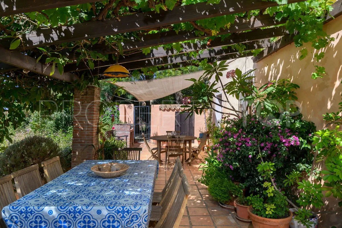 Comprar villa en Estepona