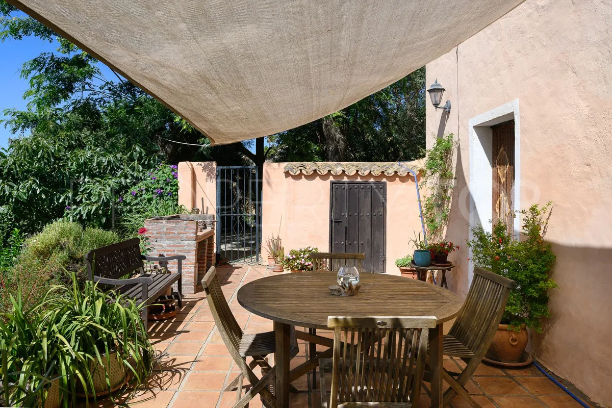 Comprar villa en Estepona