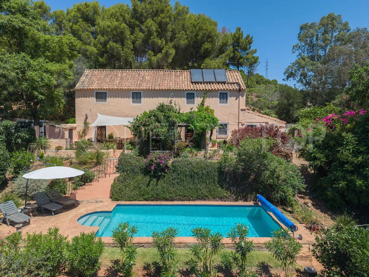 Comprar villa en Estepona