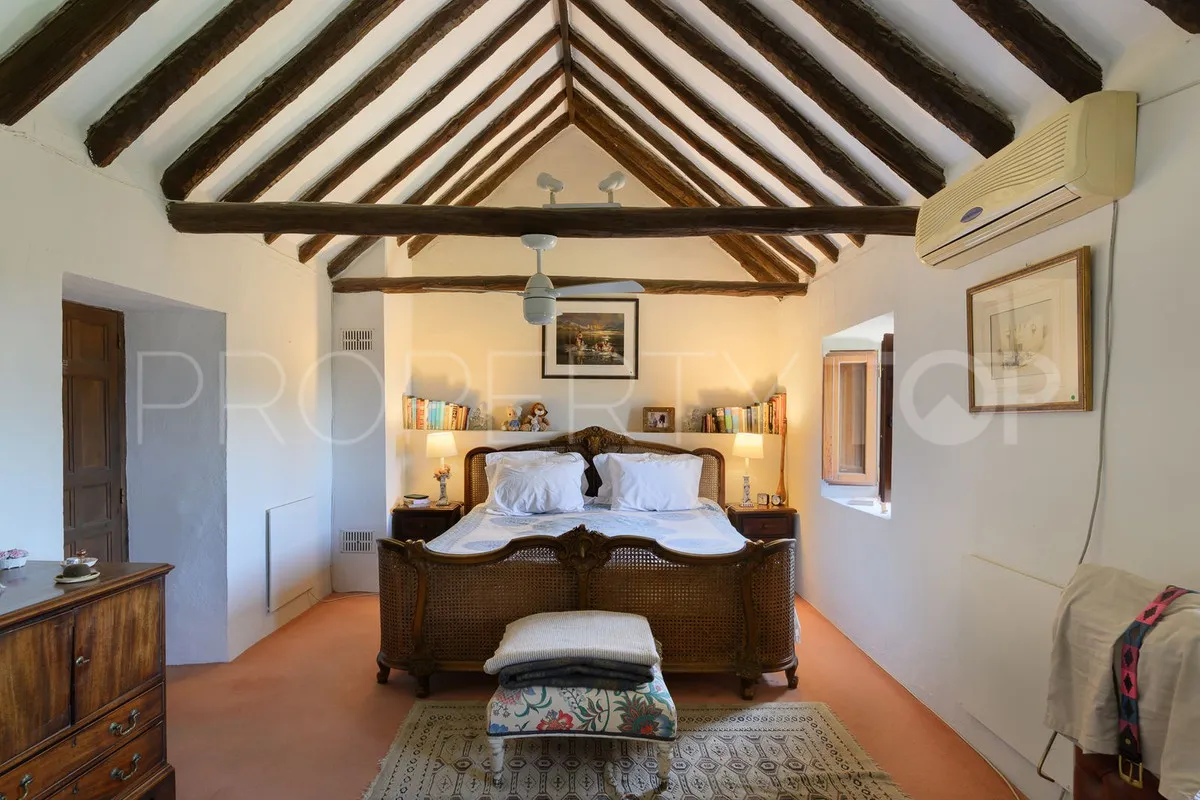 Comprar villa en Estepona