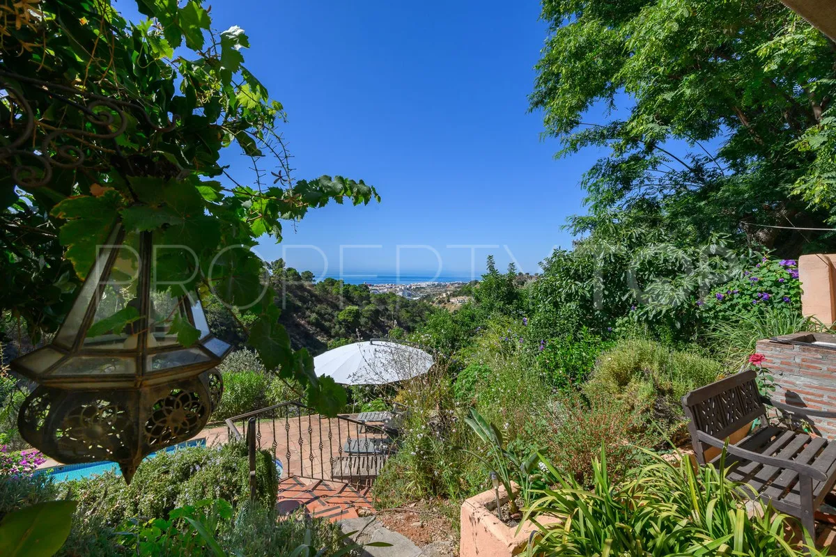 Comprar villa en Estepona