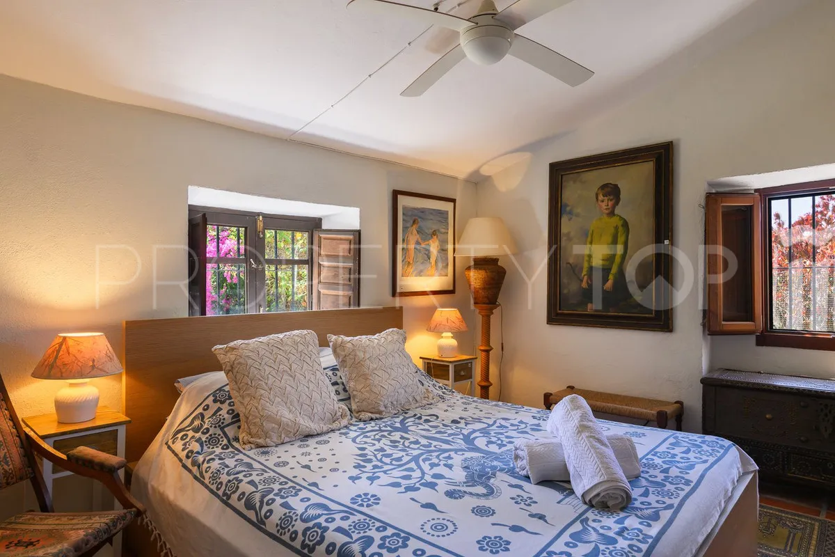 Comprar villa en Estepona