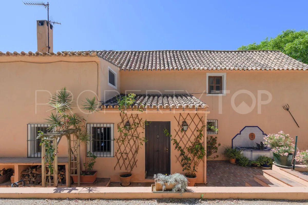 Comprar villa en Estepona