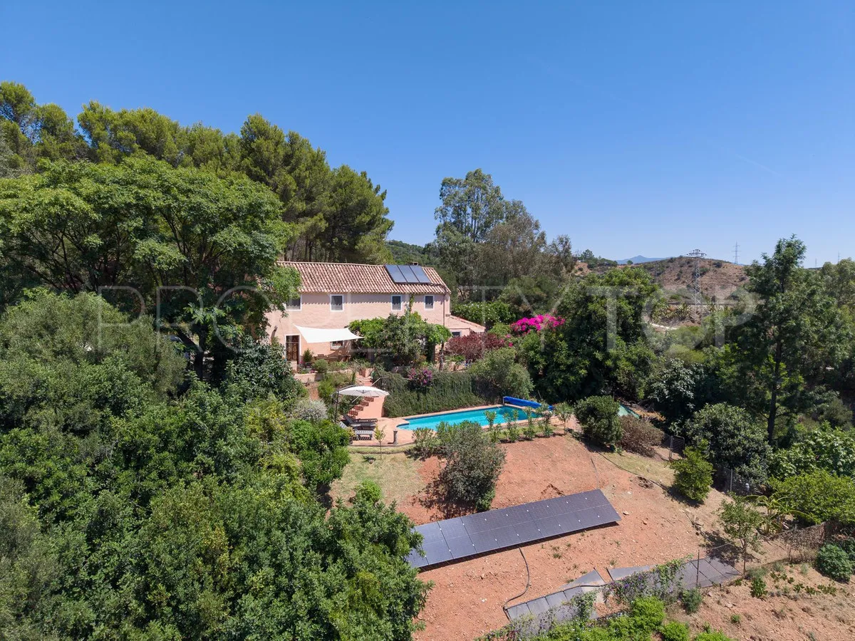 Comprar villa en Estepona