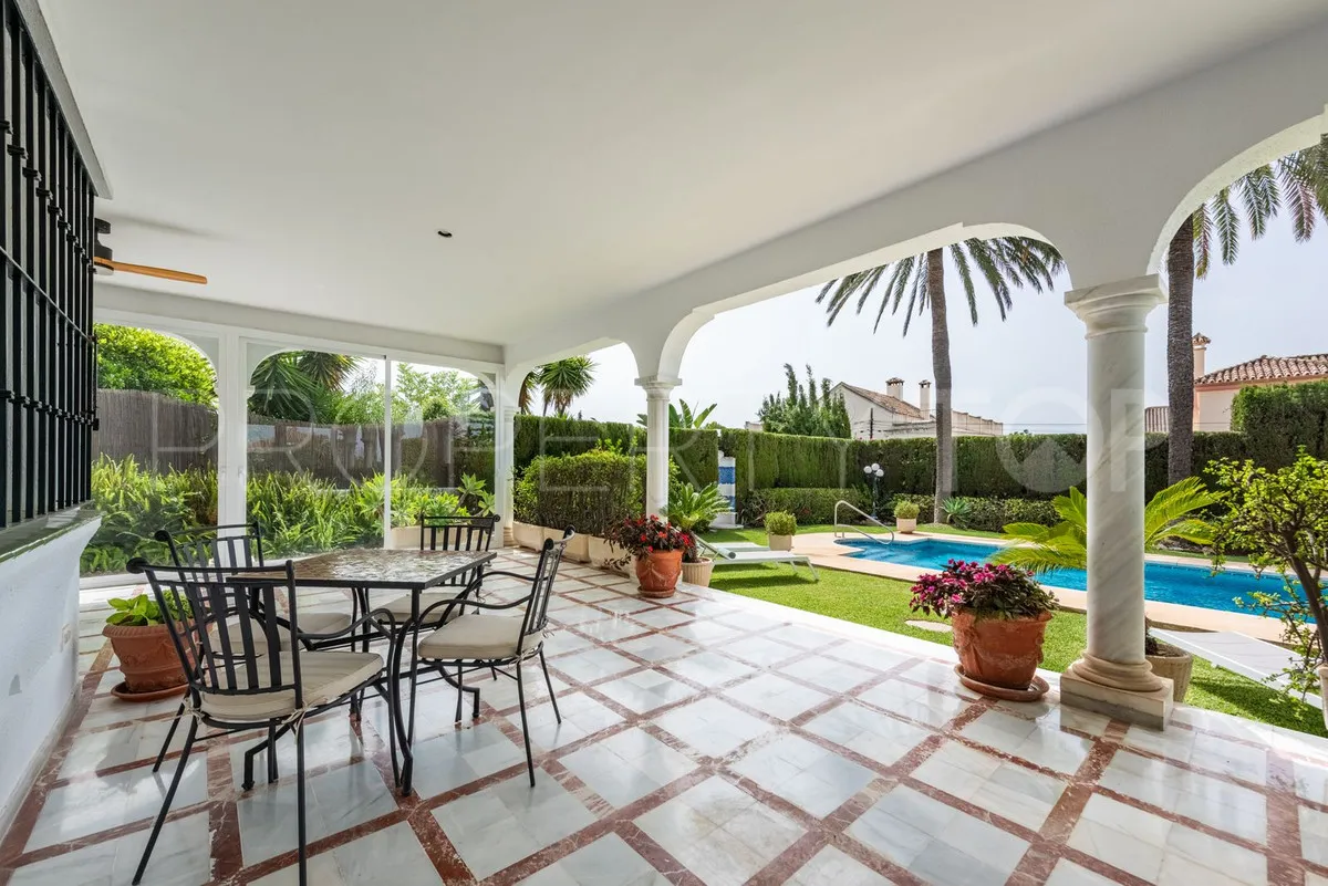 Se vende villa de 4 dormitorios en San Pedro de Alcantara