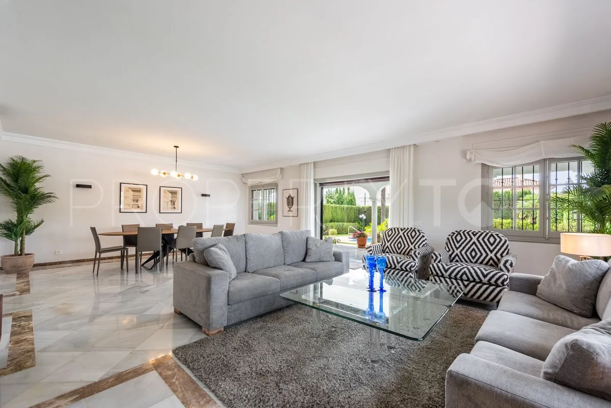 Se vende villa de 4 dormitorios en San Pedro de Alcantara