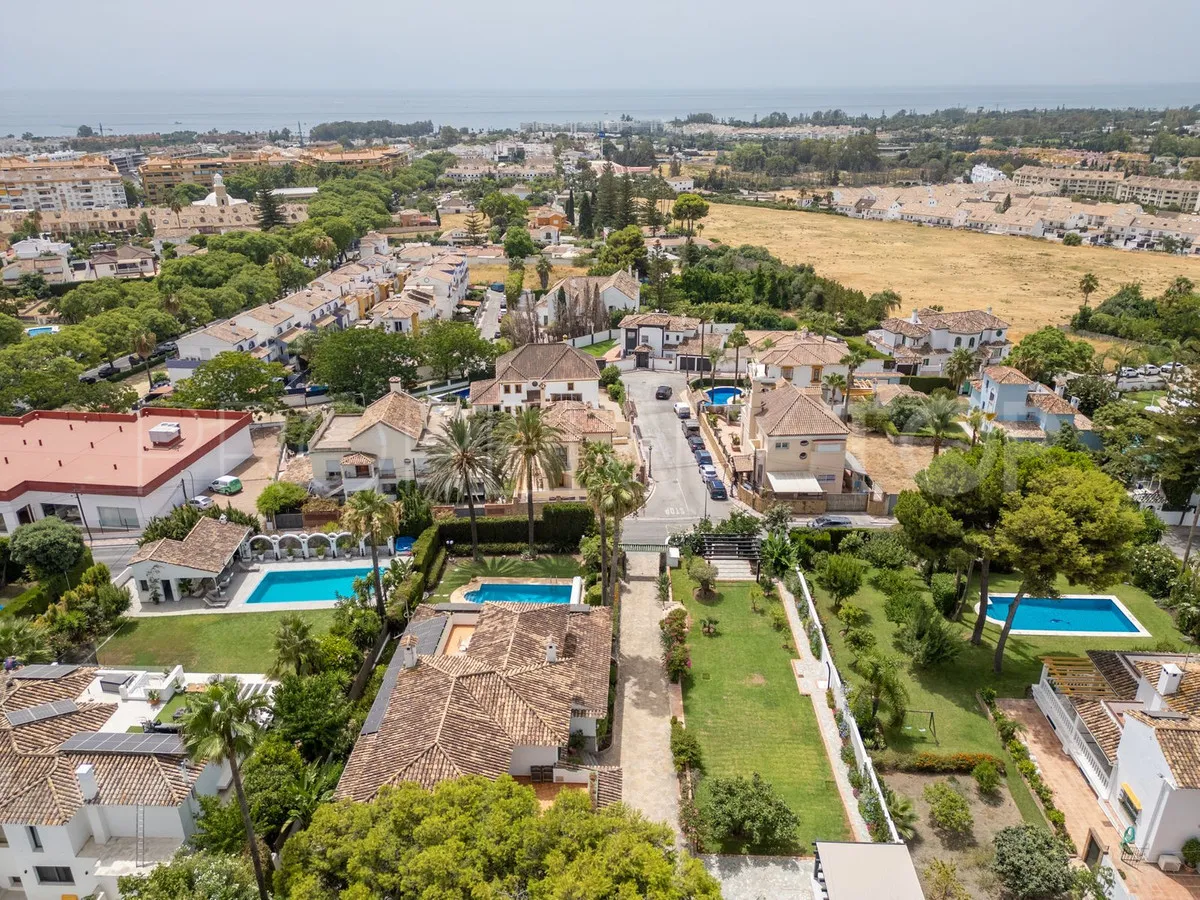Se vende villa de 4 dormitorios en San Pedro de Alcantara
