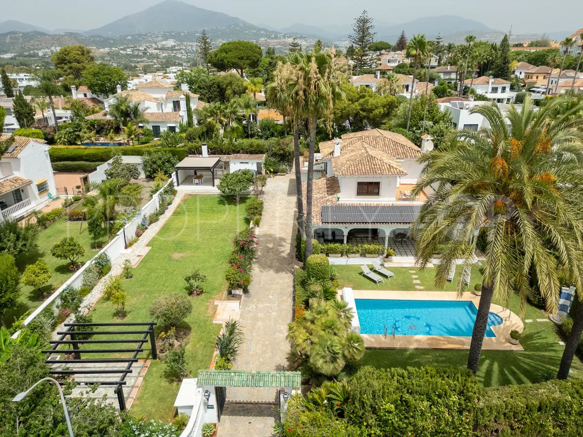 Se vende villa de 4 dormitorios en San Pedro de Alcantara